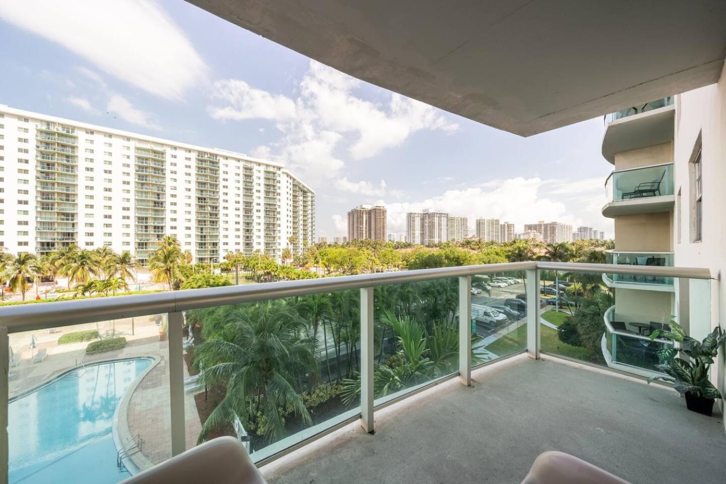 Ocean Reserve Condominium Miami Beach Exterior photo